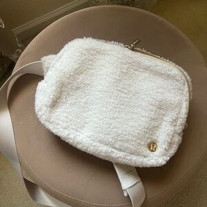 Lululemon Large Everywhere Fleece Belt Bag 2L